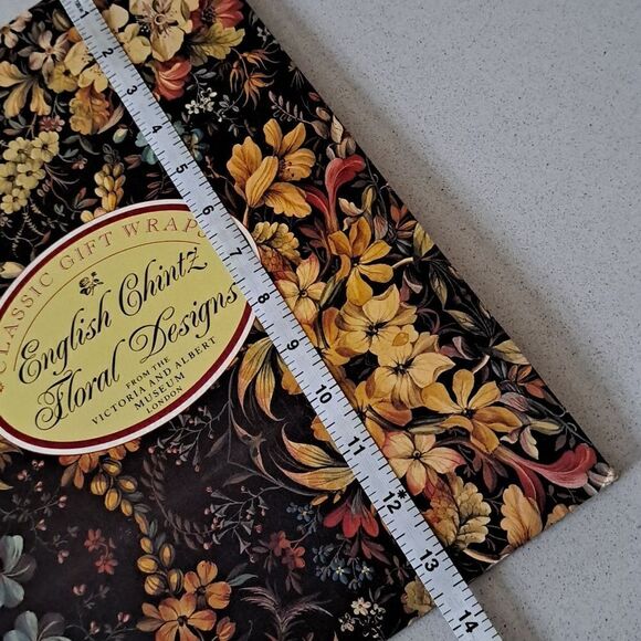 English Chintz Floral Designs Classic Gift Wraps Victoria & Albert Museum London - Picture 11 of 11